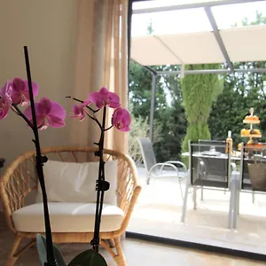 https://les-bastidons-de-lisle-le-seguret.fr-provencehotel.com