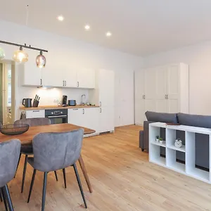 https://berlinkiez.find-berlin-hotels.com